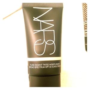 NARS pure radiant tinted moisturizer